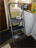 FOLDING 3 STEP LADDER