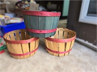 Lot Of Decorative Fruit Baskets
