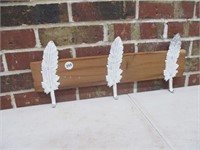 Feather Wall Decor 20x4"