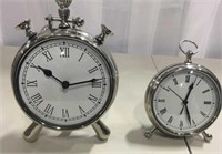 2 Table Clocks