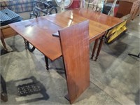 19th Century Maple Wood Dining Table W/Leaf