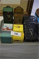 5PC COLLECTION OF MATCH HOLDERS AND MAILBOX