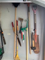 CONTENTS OF WALL GARDEN TOOLS