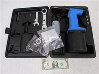 Klutch Air Rivet Gun in Case w/ Accessories - As