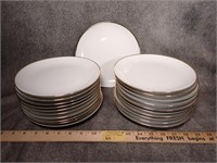 (21) Dinner Plates