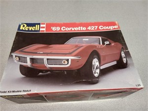 Revell 69 Corvette model kit, 1/25th scale