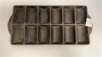 Griswold no 11 mini loaf pan