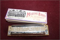 Hohner Marine Band Harmonica/ Box / Guide
