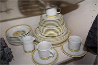 STONEWARE DINNERWARE