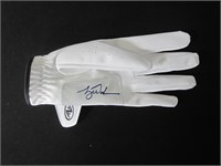 TIGER WOODS SIGNED AUTOGRAPHED GLOVE WITH COA