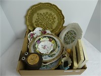 BOX: QTY. HAND PAINTED & OTHER DECOR PLATES, ETC.