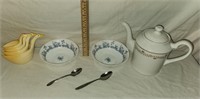 MSE China Tea Pot, Nesting Goose Measuring Cups