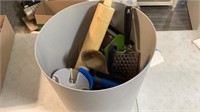 Basket of utensils, rolling pin, shredders, go,