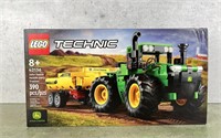 Lego Technic 42136 John Deere 9620R 4WD Tractor