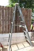 8' Fiberglass Step Ladder(Outside)