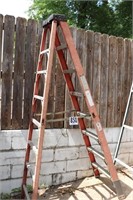 8' Fiberglass Step Ladder(Outside)