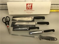 Swilling J.A. Henkels new in box knife set, with