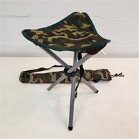 Camoflauge folding stool & pouch