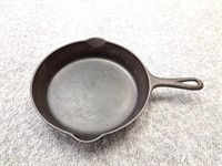 Griswold no 7 cast iron skillet.