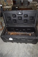 Truck tool box