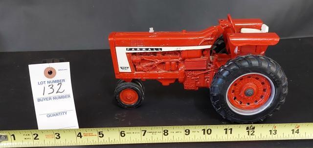 International 706 Narrow Front Tractor 1/16th Scal