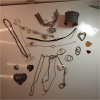 Assorted jewelry lot