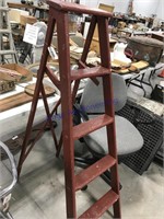 5 ft. wood step ladder