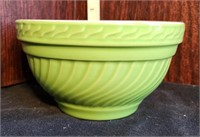 Vintage 6' green swirl mixing bowl