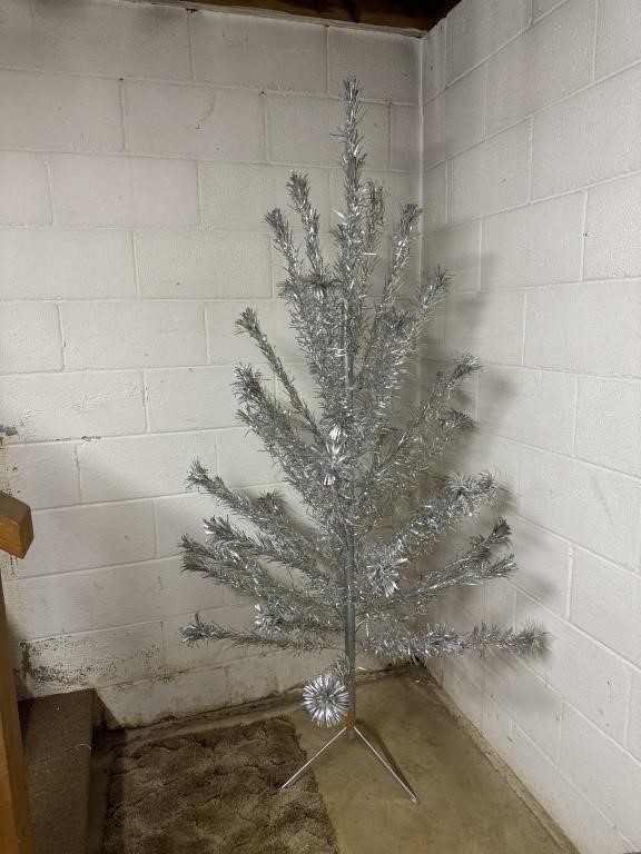 Vintage PECOChristmas Pine Silver Tree Complete