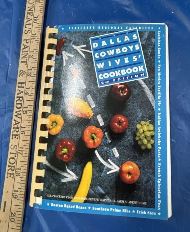 Dallas Cowboys Wives' Cookbook