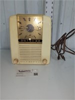 vintage clock/ radio