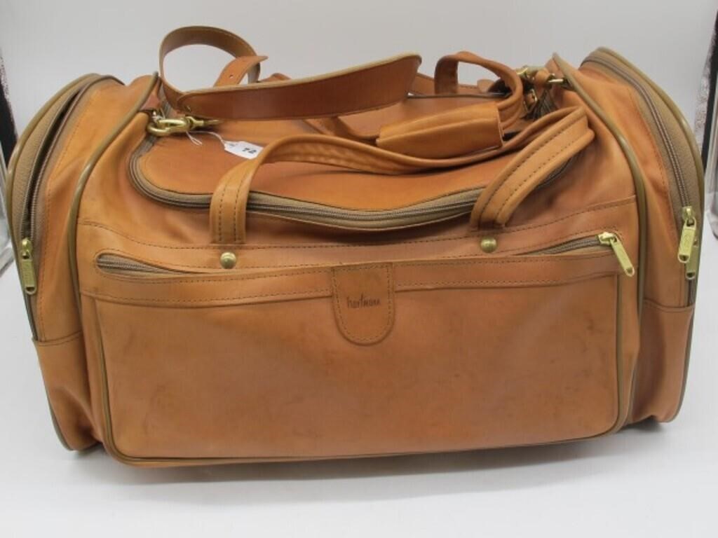 RARE HARTMANN DUFFLE BAG 21X15X12 INCHES LIKE NEW