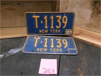 Vintage set NYS license plates t-1139