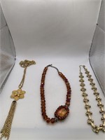 NECKLACE LOT OF 3