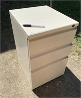 3 DRAWER STAND