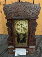 NEW HAVEN 8 DAY CLOCK GOLD REVERSE PAINTED GLASS