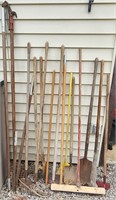 Large Lot of Garden Tools ++