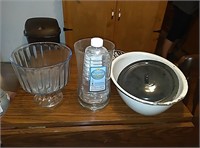 Gdaniteware pans, glassware, and lamp oil