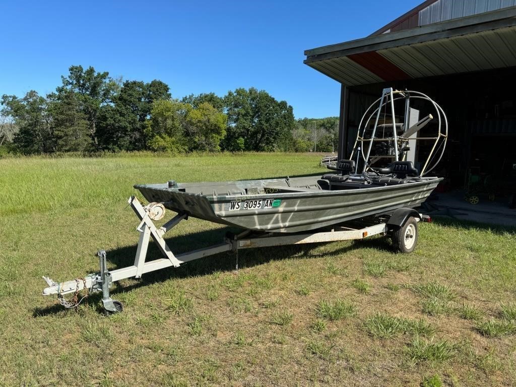 Alumacaft 16' Fan Flat Bottom Boat and Trailer