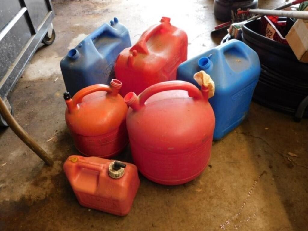4 plastic gas cans - 2 plastic kerosene cans