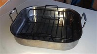 Large roasting pan with metal insert no lid 16.5