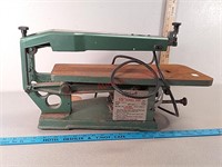 Grizzly 15" scroll saw, turns on
