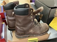 Cabelas 10W boots. Have been worn
