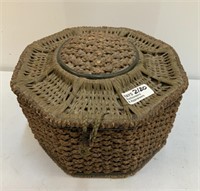 Ant. Silk Padded, Musical Basket w/ Latch Able Lid