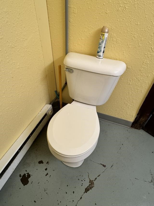 Standard Toilet