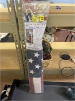 U.S FLAG POLE SET 3X5FT FLAG WITH 6 FOOT STEEL