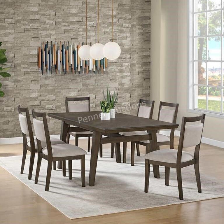 Thomasville 7-piece Dining Room Set RT $1399.99