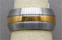 Stainless steel comfort fit band, size 6.