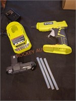 RYOBI 18v glue gun kit