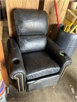 ELECTRIC RECLINER, ITS FINE EXCEPT FOR FOOTREST